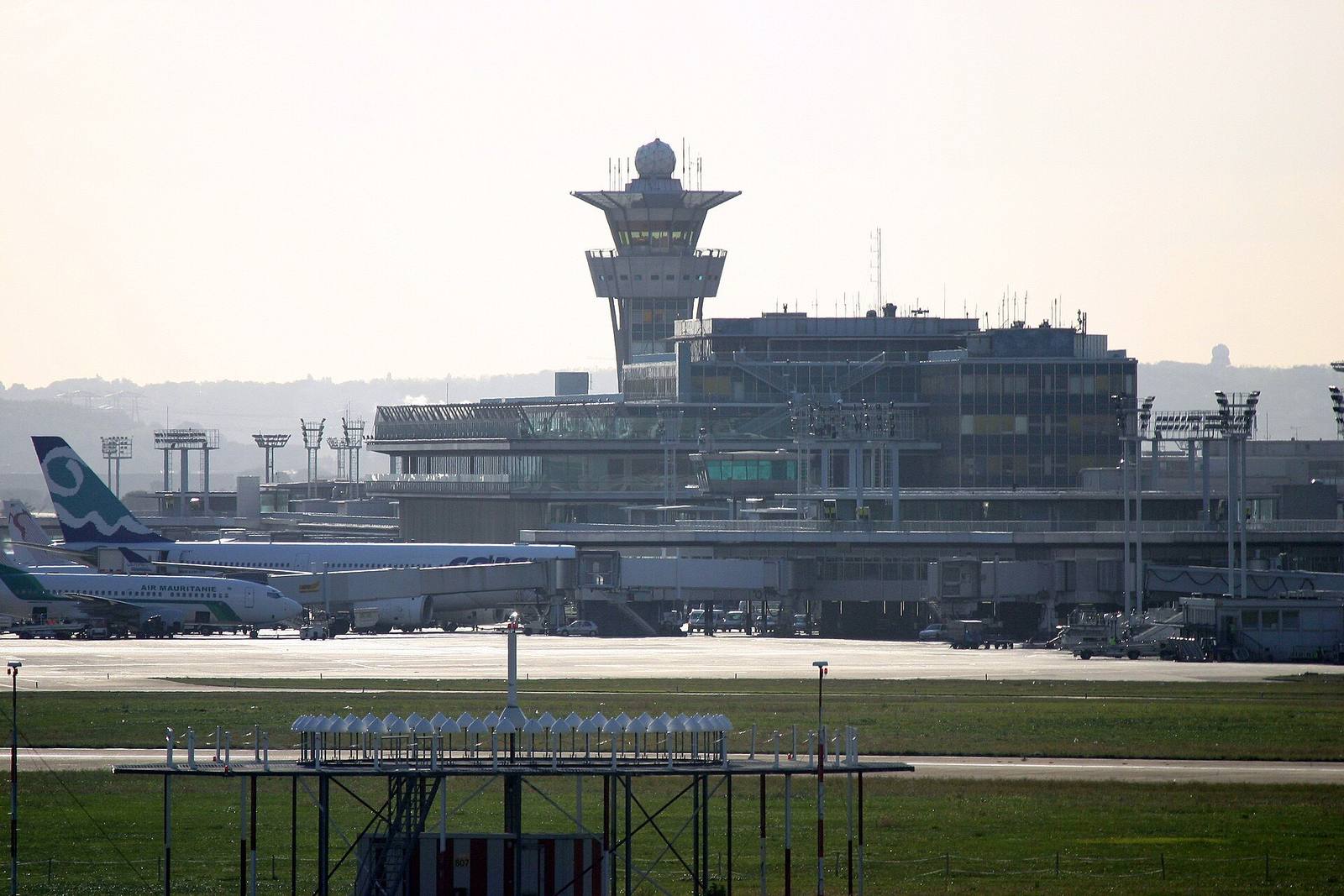 Terminalen og kontrolltårnet på Orly