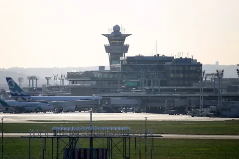 Terminalen og kontrolltårnet på Orly